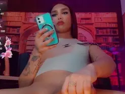 Amateur Adult Webcam of emeli_roushot