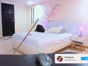 Cam4 Sex Cam of charolbruce_1
