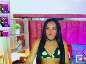Cam4 Live Sex of ThiaraVarannes