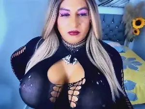 Cam4 Live Porn of kamilabigcock