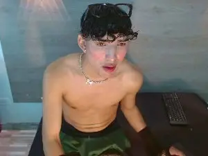 Cam4 Live Sex Cam of Logaanhotts