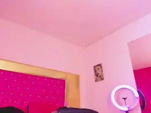 Cam4 Live Porn of StarBigcock33