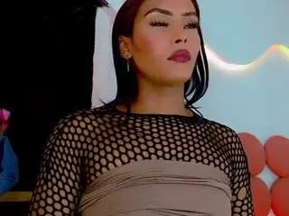 Camsoda Nude Webcam of carolinna-doll