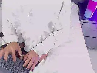 Camsoda Nude Webcam of hetairalexx