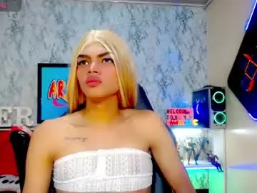 Chaturbate Best live sex cam show of karol_vanessa__