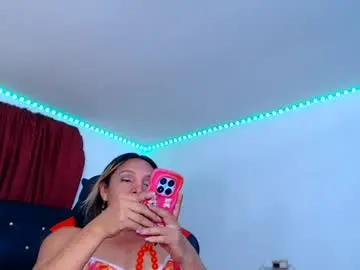 Chaturbate Live Sex Cam of ashelyhots9inches