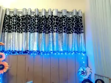 Chaturbate Live Sex Cam of sweetgirl_daphne