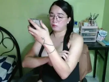 Chaturbate Sex Cam of prettypetiteashley
