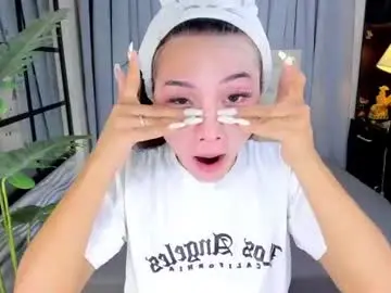 Chaturbate Live Sex Cam of phenomenal_ivy