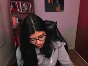 Chaturbate Live Sex Cam of valerie__sky
