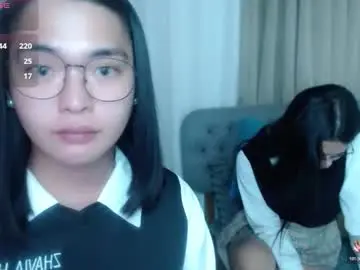 Chaturbate Live Sex Cam of zhaviahale