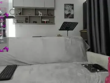 Chaturbate Free Porn Cam of silverfoxxxxy