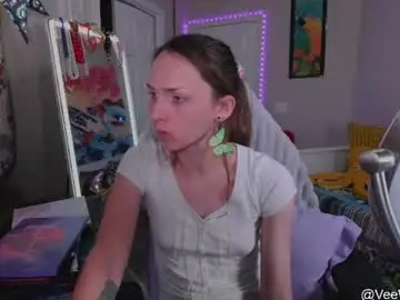 Chaturbate Live Sex Cam of veeweatherbee