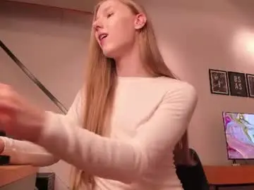 Chaturbate Live Sex Cam of mira_lite