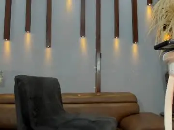 Chaturbate Best live sex cam show of naomi_desire01