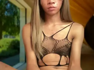 Chaturbate Live Sex Cam of madalina1992
