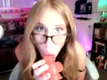 Chaturbate Live Sex Cam of wolfie_777