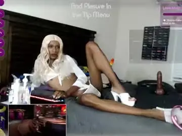 Chaturbate Adult Video Chat of queenofwhiteice