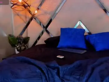 Chaturbate Free Live Porn of mxli_divine_