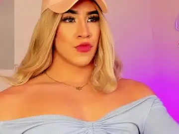 Chaturbate Best live sex cam show of alonehazel