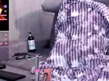 Chaturbate Live Sex Cam of tracysuggar