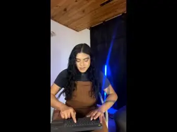 Chaturbate Live Sex Cam of ariana_rodriguez_
