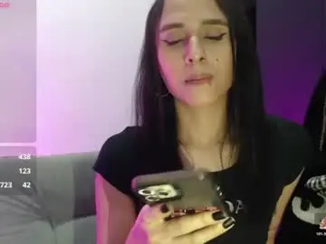 Chaturbate Live Sex Cam of isa_hall