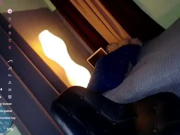 Chaturbate Private Sex Chat of creamycum_celinexxx