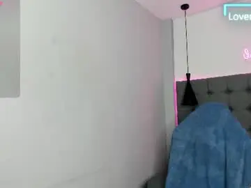 Chaturbate Sex Cam of scarletcherry18