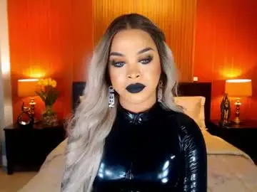 Chaturbate Adult Video Chat of urmajestytyra