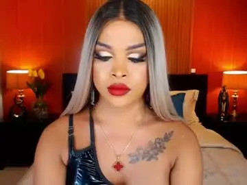 Chaturbate Live Sex Cam of urmajestytyra