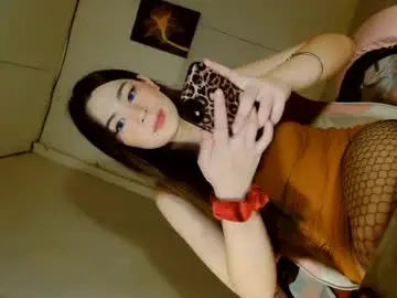 Chaturbate Live Sex Cam of emilyfuckers