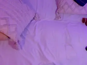 Chaturbate Live Sex Cam of maddie_ray_