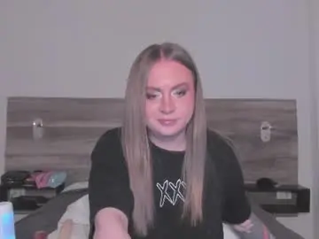 Chaturbate Live Sex Cam of alexashowcum