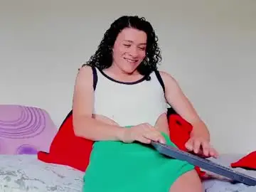 Chaturbate Live Sex Cam of louise_22cm