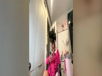 Chaturbate Adult Video Chat of yungfemslut
