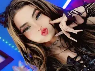 Streamate Live Sex Cam of VictoriaDior69