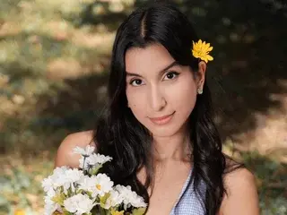 Streamate Free Live Porn of IsabellaQueens