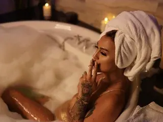 Streamate Private Sex Chat of Nicol2Naya
