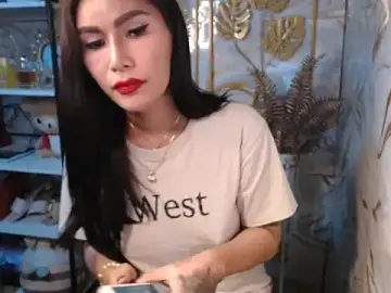 Stripchat Free Porn Cam of tshot_izzy_88