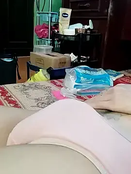 Stripchat Free Live Porn of QueenSoreal