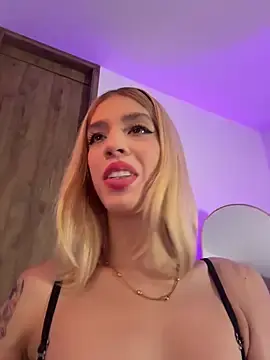 Stripchat Live Sex of Courtney_gonet