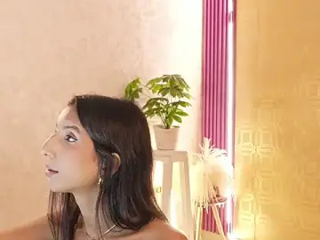 Stripchat Live Sex Cam of Bella19_