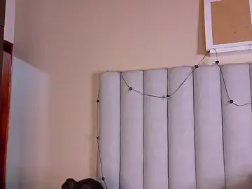 Stripchat Live Sex Cam of nahomi_campbell