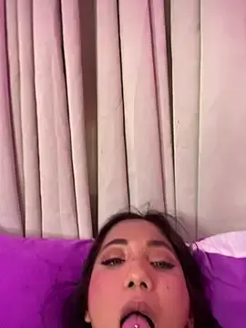 Stripchat Free Porn Cam of lexiefucker69
