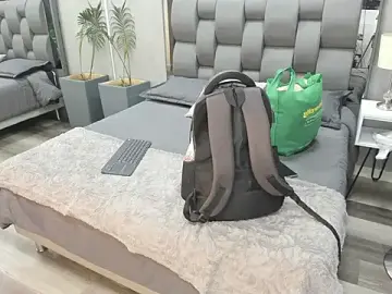 Stripchat Live Sex Cam of Daphne_Leia