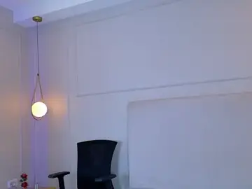 Stripchat Watch Live Sex Cams of ZoeyPetit