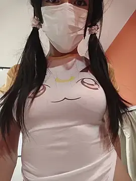 Stripchat Free Porn Cam of Youki_Eye