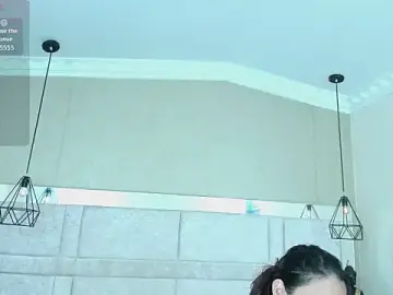 Stripchat Live Sex Cam of kimCosseyy