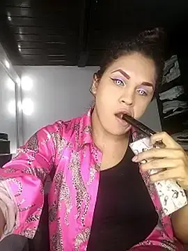 Stripchat Live Sex Cam of kimCosseyy